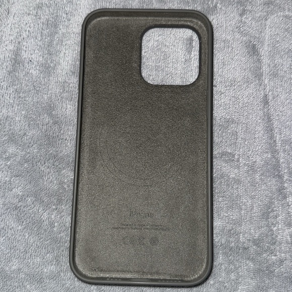 APPLE MAGSAFE SILICONE IPHONE 15 PRO MAX CASE - Picture 4 of 10